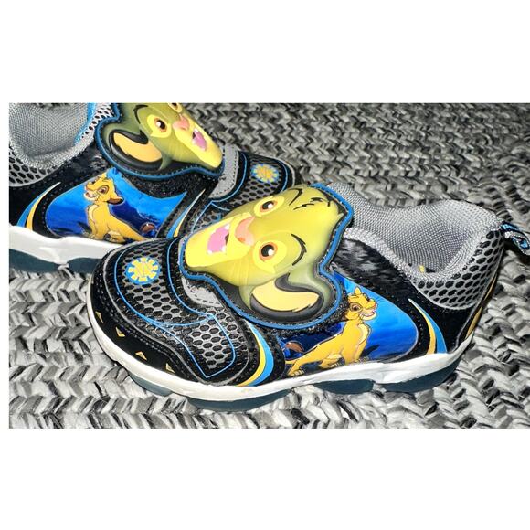 Disney The Lion King Toddler Boy Sz 8 Light Up Hook Loop Athletic Fashion Shoes - Picture 3 of 10